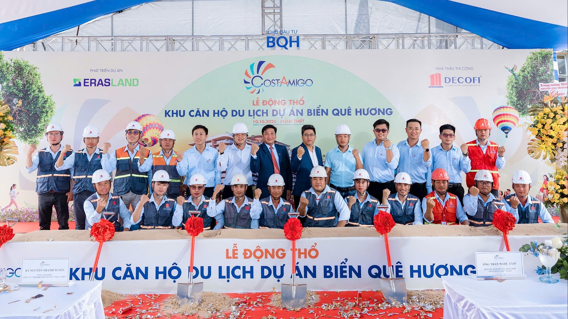 Tập thể Ban lãnh đạo và khách mời trong buổi lễ động thổ